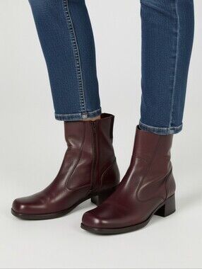 Vintage Santana Canada Classic Burgundy Leather Square Toe Block Heel Boots